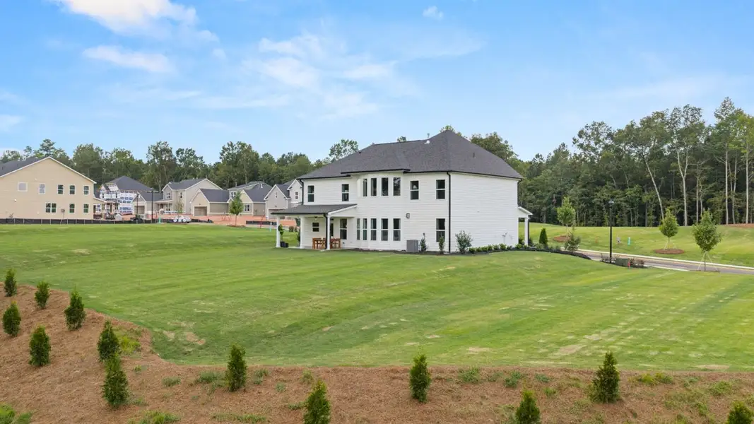 Representative exterior details of a home built from the Savannah by D.R. Horton in Heritage Pointe, Senoia (Image 21).