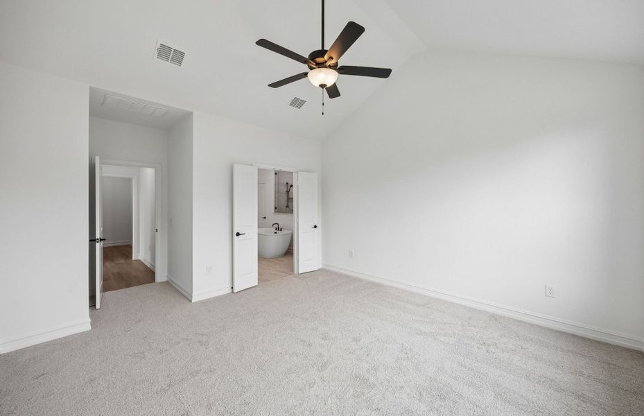Spacious, unfurnished interior of a new home in Wilson Creek Meadows, Celina (Image 18).
