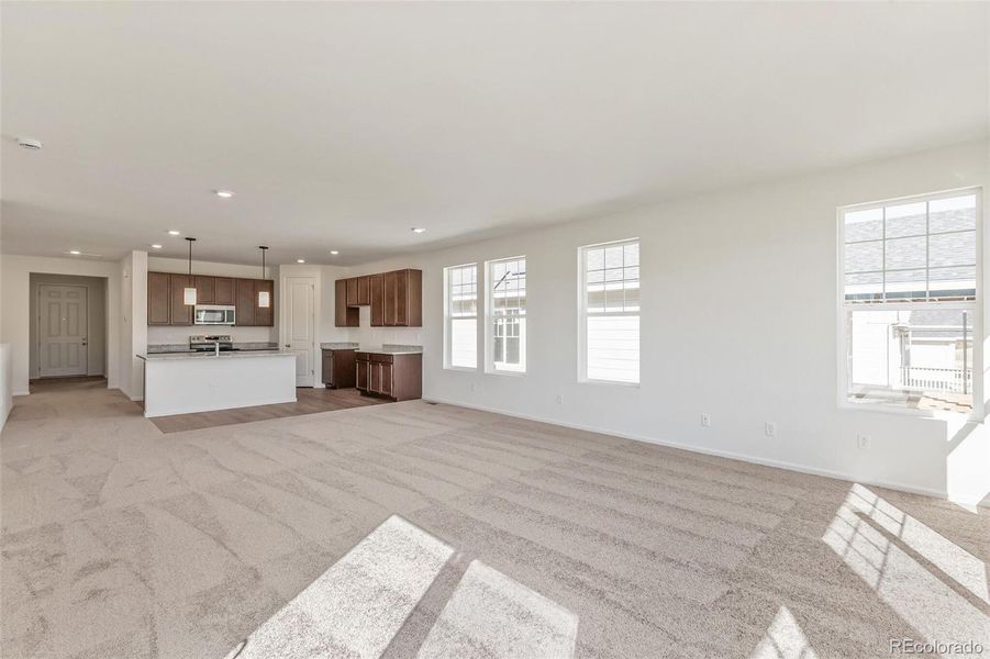Spacious, unfurnished interior of a new home in Terrain Oak Valley, Castle Rock (Image 26).