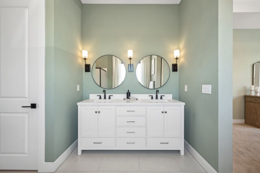 Primary bath with freestanding vanity