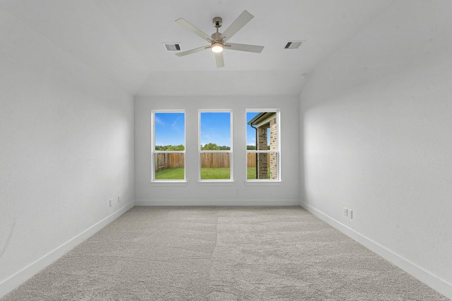 Spacious, unfurnished interior of a new home in Briarwood Crossing, Rosenberg (Image 26).