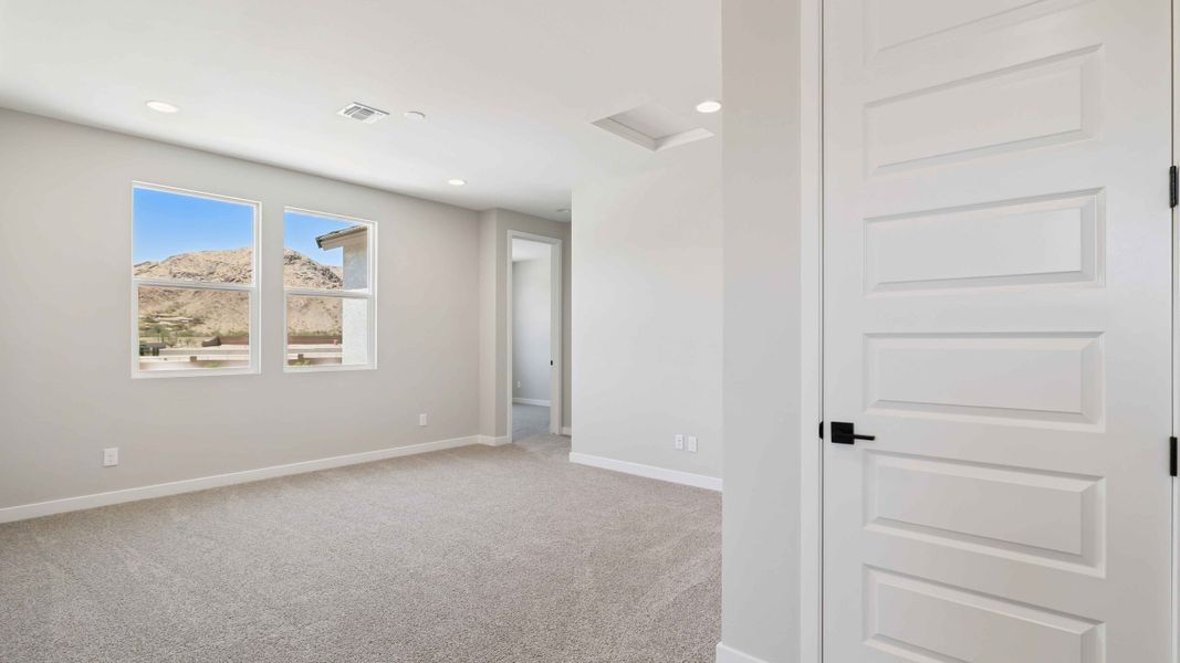 Spacious, unfurnished interior of a new home in Upper Canyon, Phoenix (Image 29).