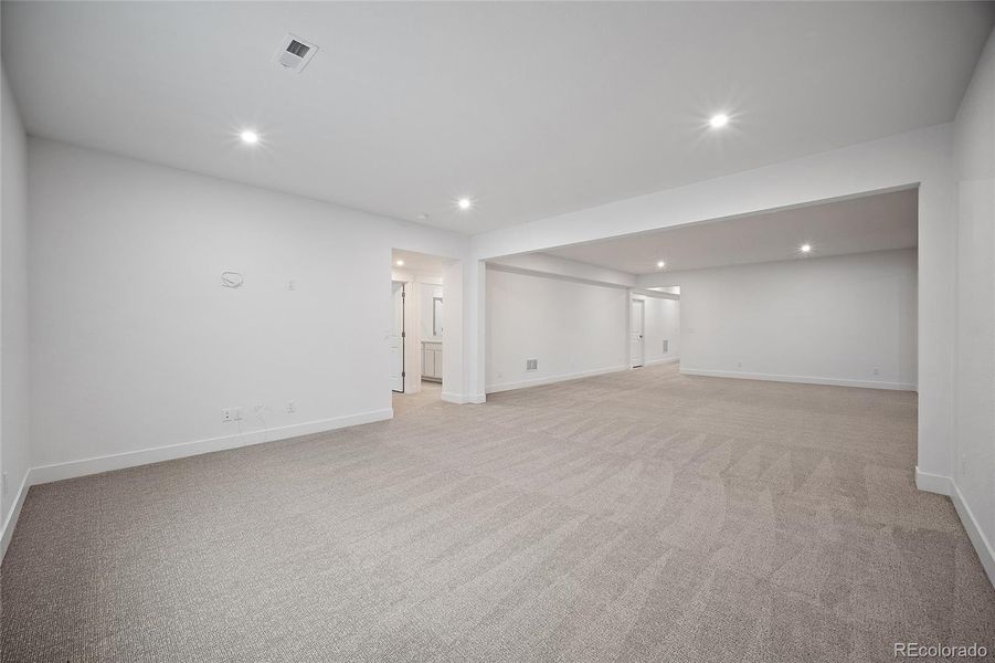 Spacious, unfurnished interior of a new home in Jackson Creek, Monument (Image 39).