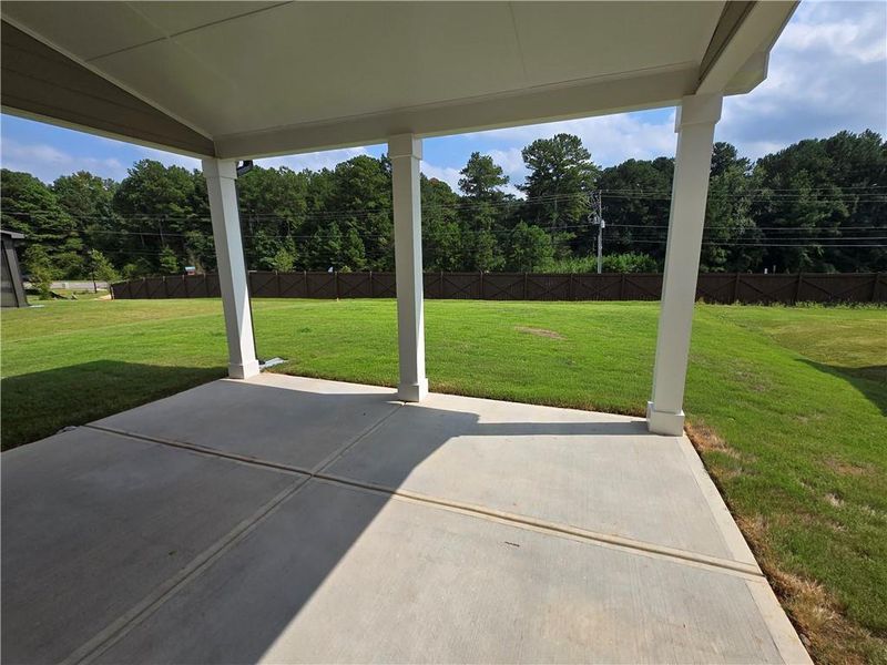 Exterior details and patio area of a home in Pinecrest Ridge, Dacula (Image 17).