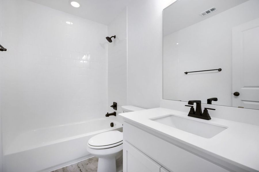 3320 Maidenhair - Full Bathroom 3320 Maidenhair - Full Bathroom