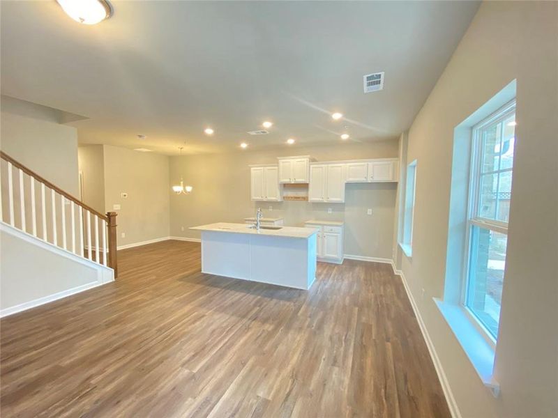 Spacious, unfurnished interior of a new home in Ross Pointe, Kennesaw (Image 11).