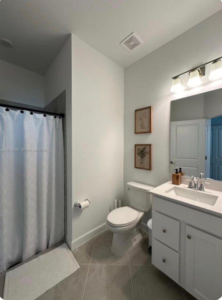 Furnished interior view inside a new home in , Lehigh Acres (Image 36).