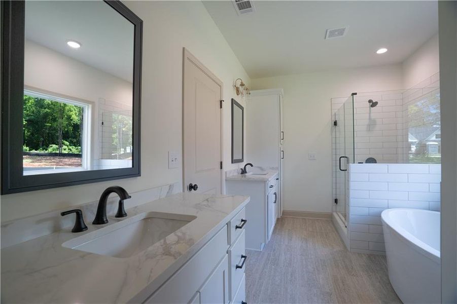 Furnished interior view inside a new home in , Temple (Image 11).