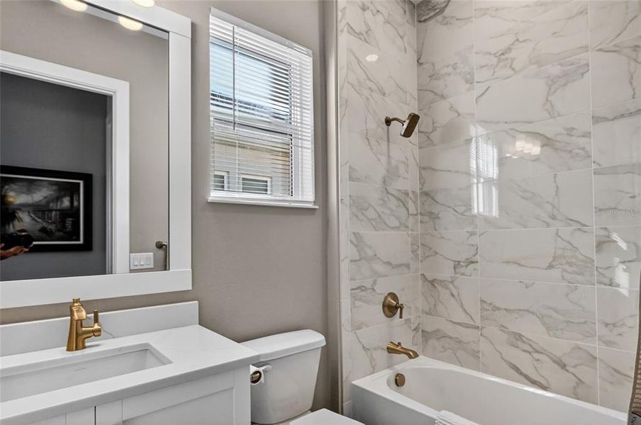 Furnished interior view inside a new home in , Sarasota (Image 37).