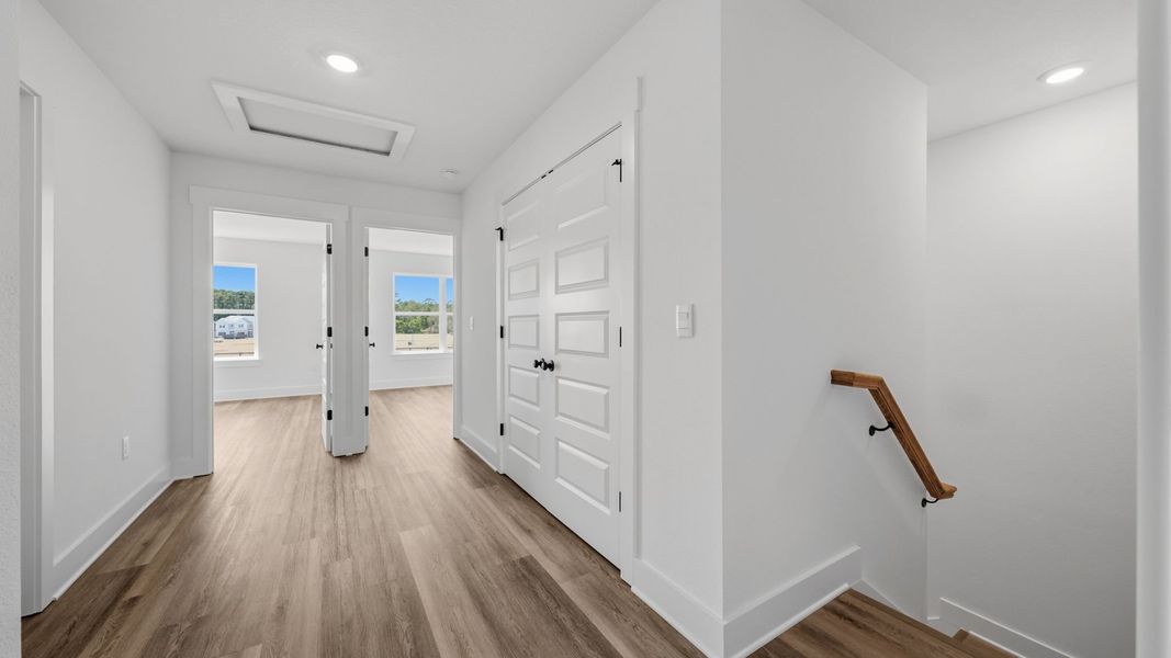 Spacious, unfurnished interior of a new home in Colonial East, Panama City Beach (Image 21). Spacious, unfurnished interior of a new home in Colonial East, Panama City Beach (Image 21).