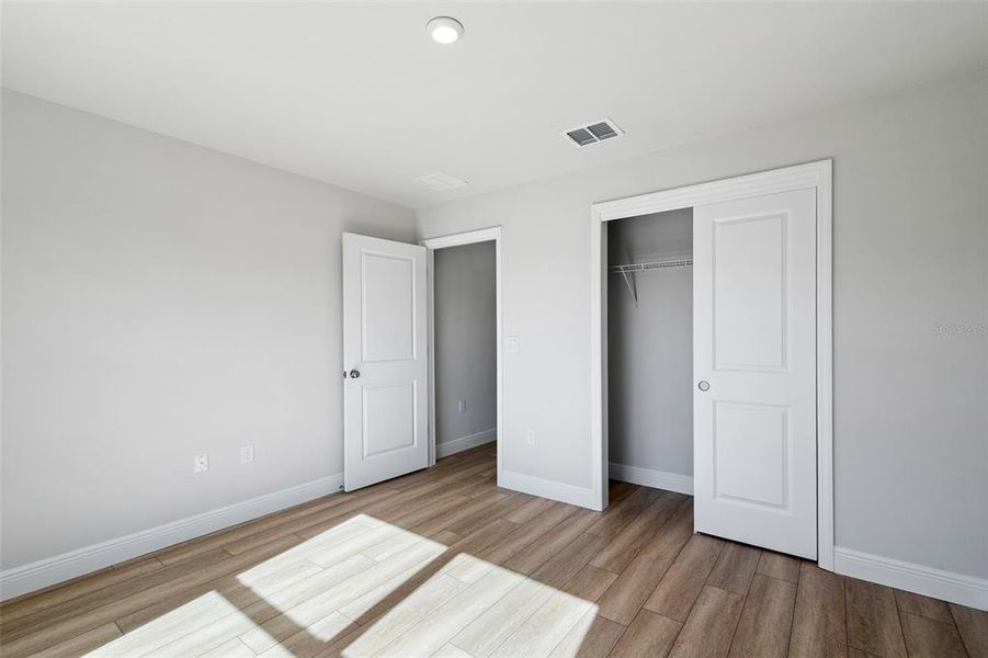 Spacious, unfurnished interior of a new home in , Ocala (Image 30).