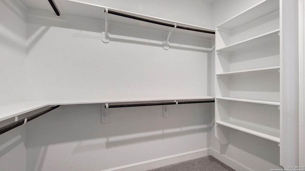 Spacious, unfurnished interior of a new home in Esperanza 60', Boerne (Image 17).