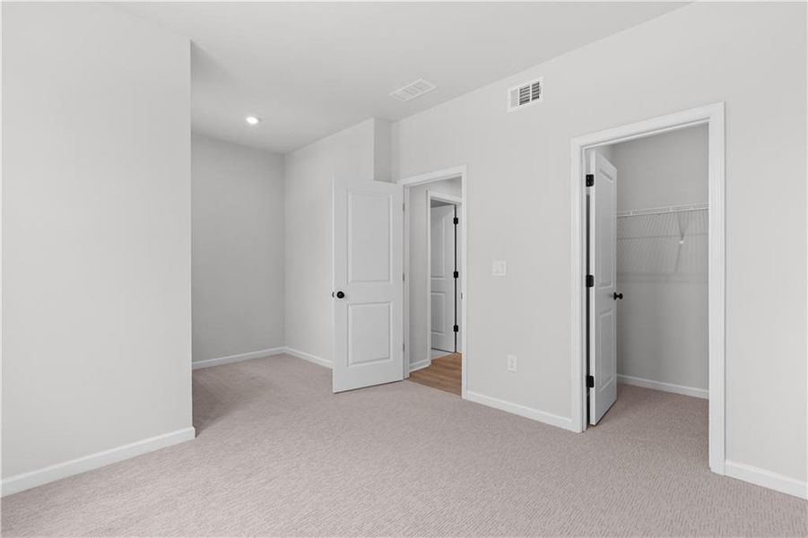 Spacious, unfurnished interior of a new home in Acacia, Cumming (Image 17).