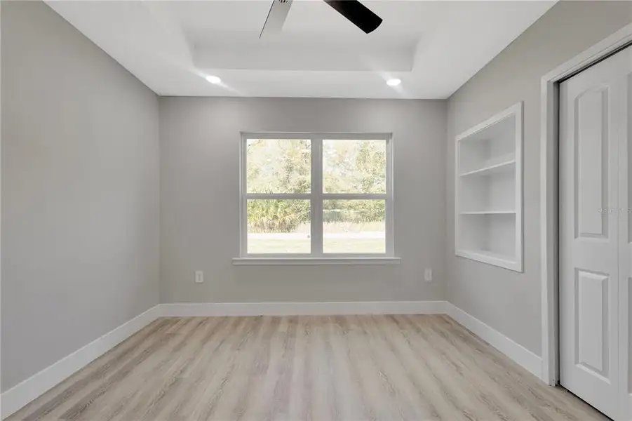 Spacious, unfurnished interior of a new home in , Belleview (Image 28).