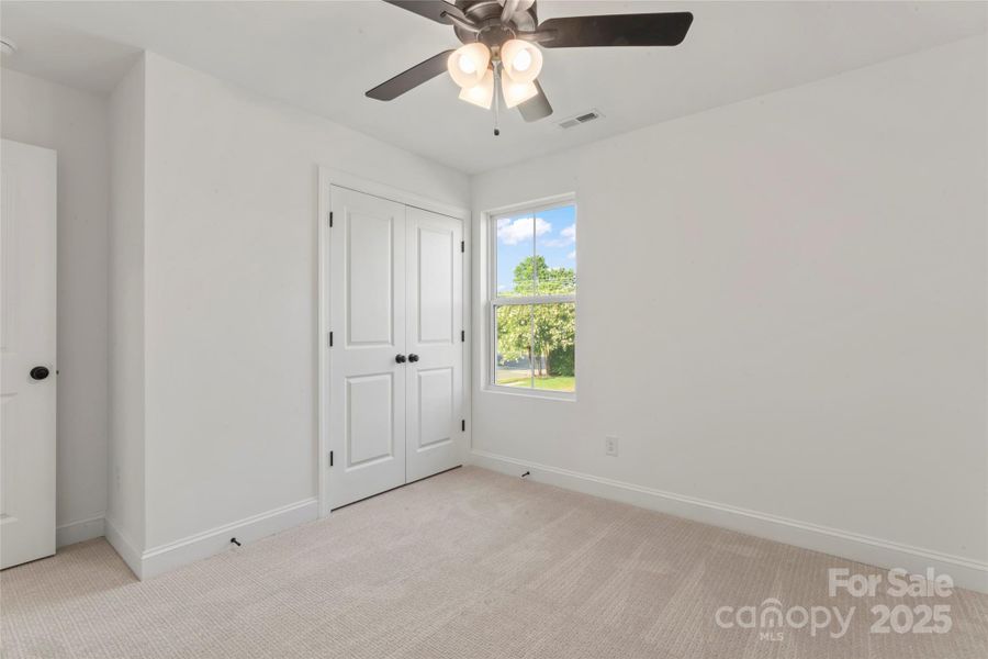 Spacious, unfurnished interior of a new home in , Harrisburg (Image 13).