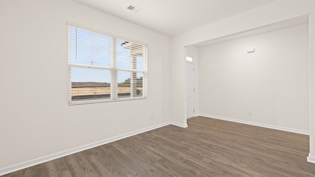 Spacious, unfurnished interior of a new home in Estates at Deer Hollow, Grovetown (Image 16).