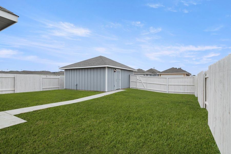 Exterior details and patio area of a home in Casetta Ranch, Kyle (Image 3).