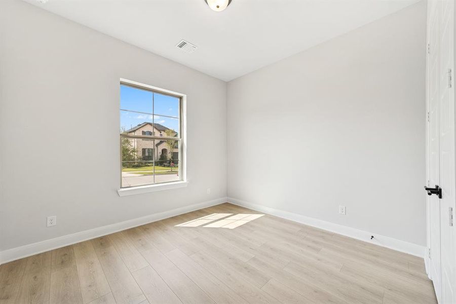 Spacious, unfurnished interior of a new home in Painted Tree - Classic Series, McKinney (Image 17). Spacious, unfurnished interior of a new home in Painted Tree - Classic Series, McKinney (Image 17).