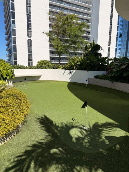 Community amenities in , Miami (Image 52).