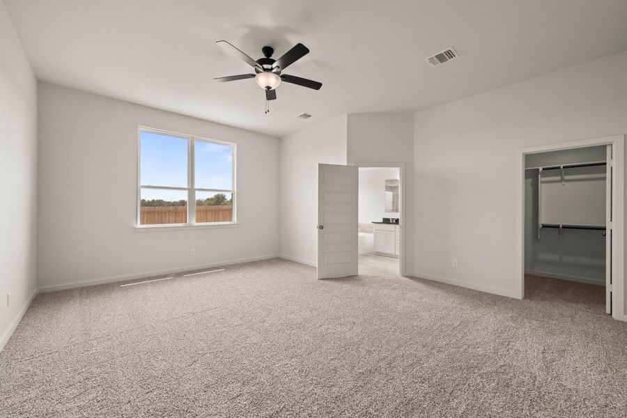 Spacious, unfurnished interior of a new home in Rancho San Gabriel, Georgetown (Image 11).