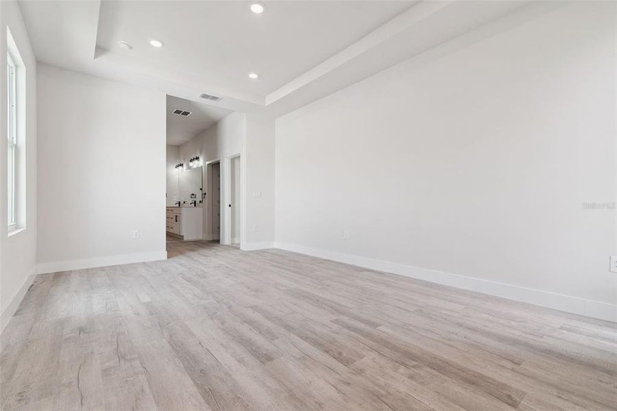 Spacious, unfurnished interior of a new home in , Belleview (Image 25).