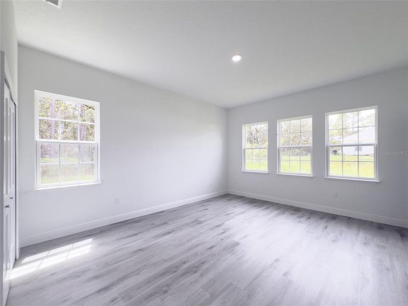 Spacious, unfurnished interior of a new home in , Ocala (Image 36).