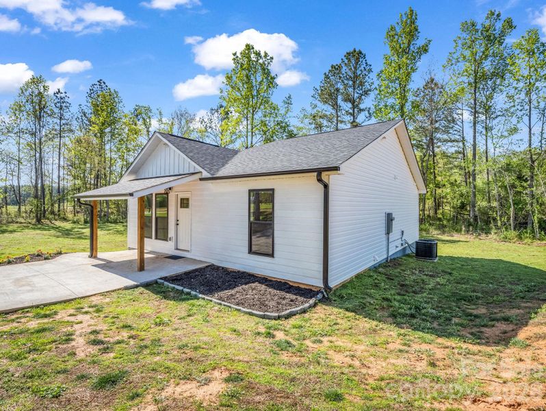 Exterior details and patio area of a home in , Bostic (Image 21).