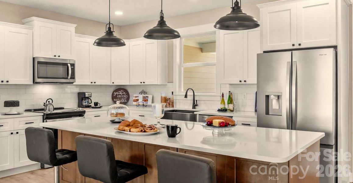 Imagine all the room for prep work or serving a large family.