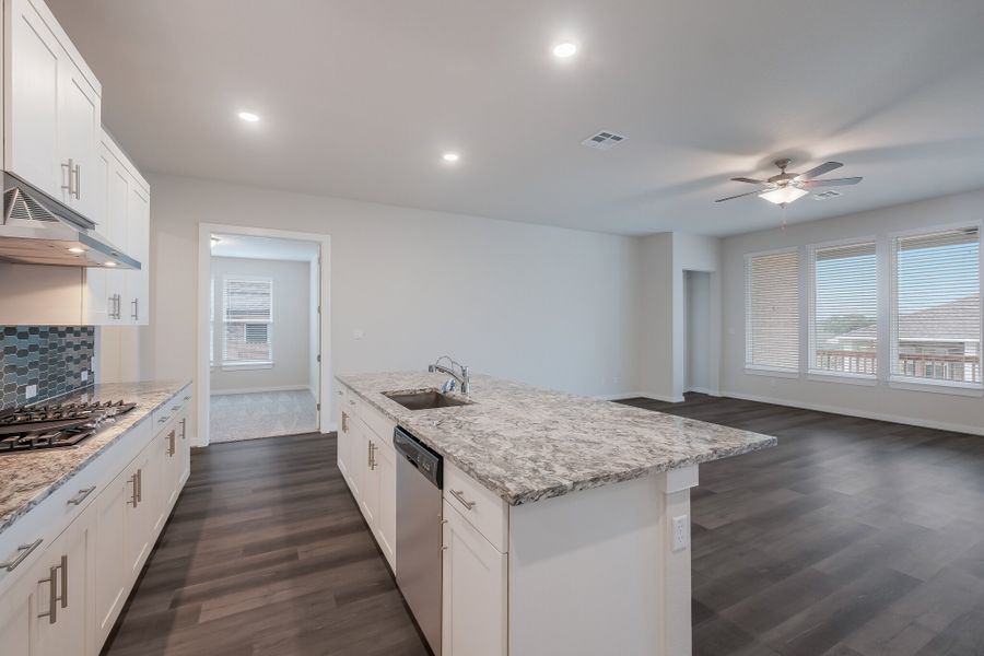 Representative furnished interior of a home built from the Englewood by Scott Felder Homes in Prominence, San Antonio (Image 9).