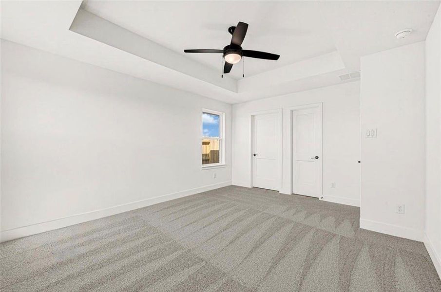 Spacious, unfurnished interior of a new home in River Ranch Trails, Dayton (Image 7).