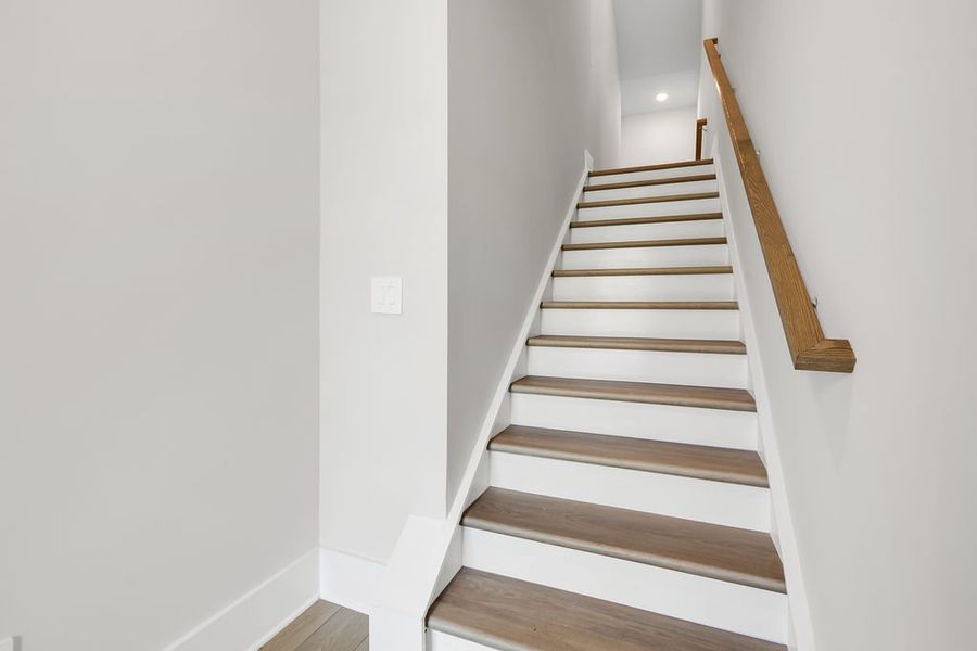 Spacious, unfurnished interior of a new home in Echo Park, Suwanee (Image 26).