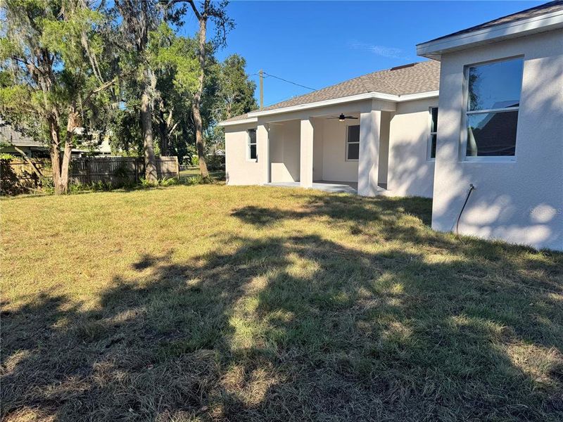 Exterior details and patio area of a home in , Dade City (Image 40).