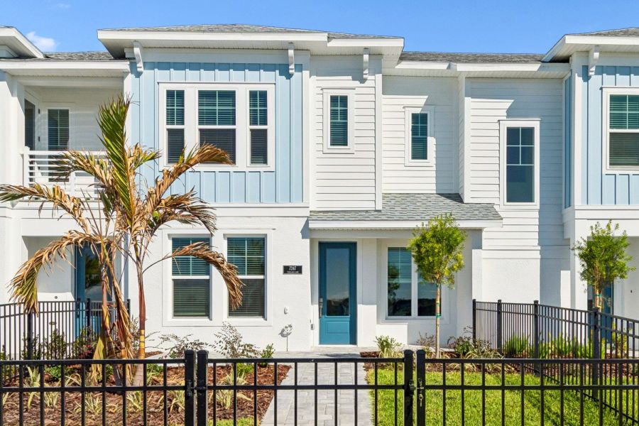 Image 18 of a home in Emerald Landing at Waterside at Lakewood Ranch – Towns.