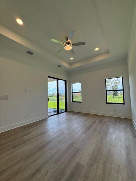 Spacious, unfurnished interior of a new home in , Rotonda West (Image 9).