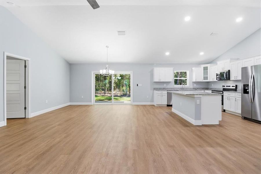 Spacious, unfurnished interior of a new home in , Dunnellon (Image 18).