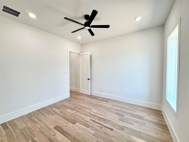 Spacious, unfurnished interior of a new home in , Washington (Image 21).