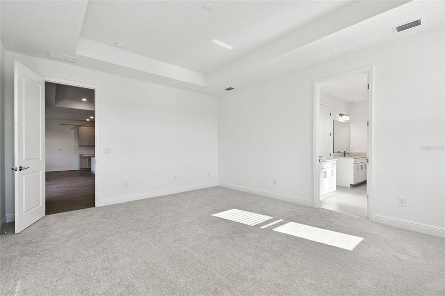 Spacious, unfurnished interior of a new home in Creeks Edge at Twin Rivers, Parrish (Image 30).
