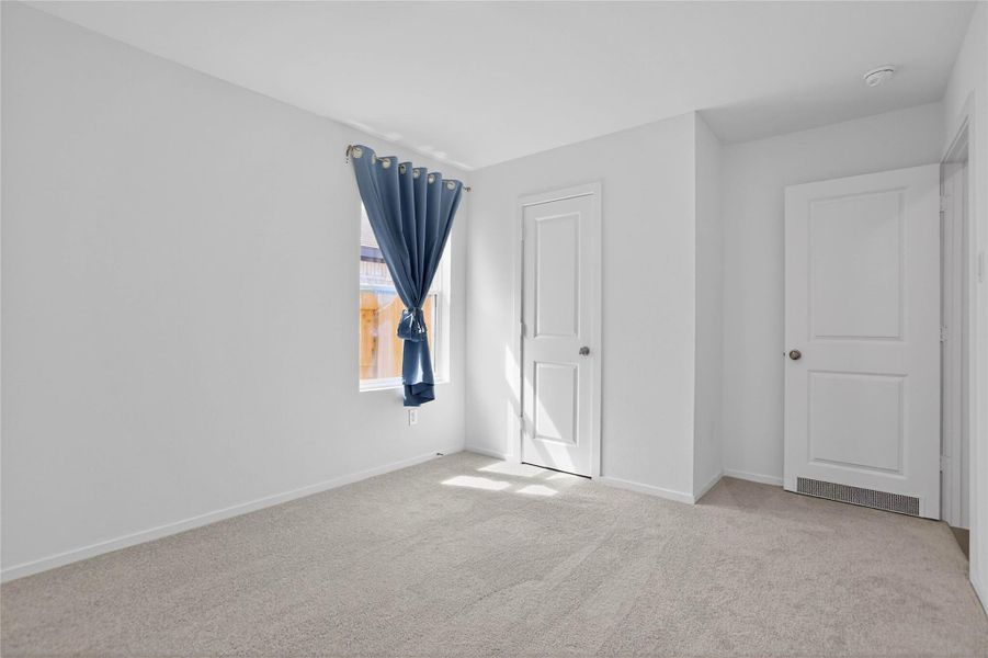 Spacious, unfurnished interior of a new home in Anniston, Katy (Image 23).