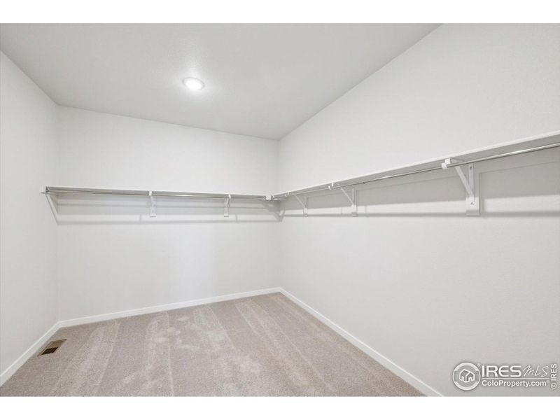 Spacious, unfurnished interior of a new home in Prairie Song, Windsor (Image 14).