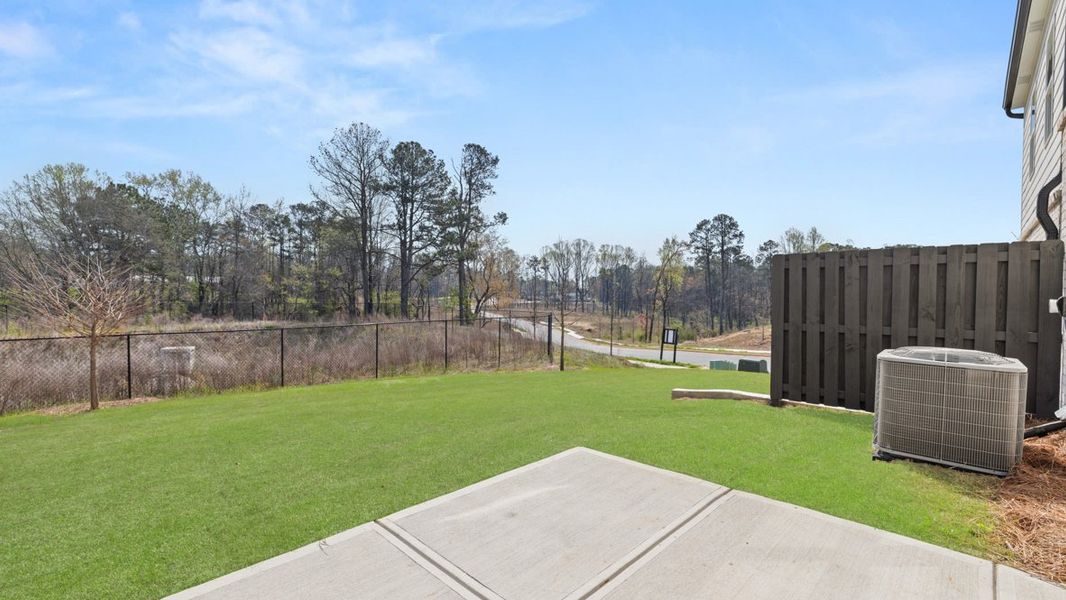 Representative exterior details of a home built from the Salisbury by D.R. Horton in Carlton, Douglasville (Image 3).