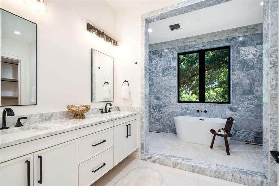 Furnished interior view inside a new home in , Dallas (Image 33). Furnished interior view inside a new home in , Dallas (Image 33).