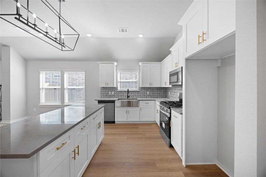Furnished interior view inside a new home in Kendall Lakes, Alvin (Image 4). Furnished interior view inside a new home in Kendall Lakes, Alvin (Image 4).