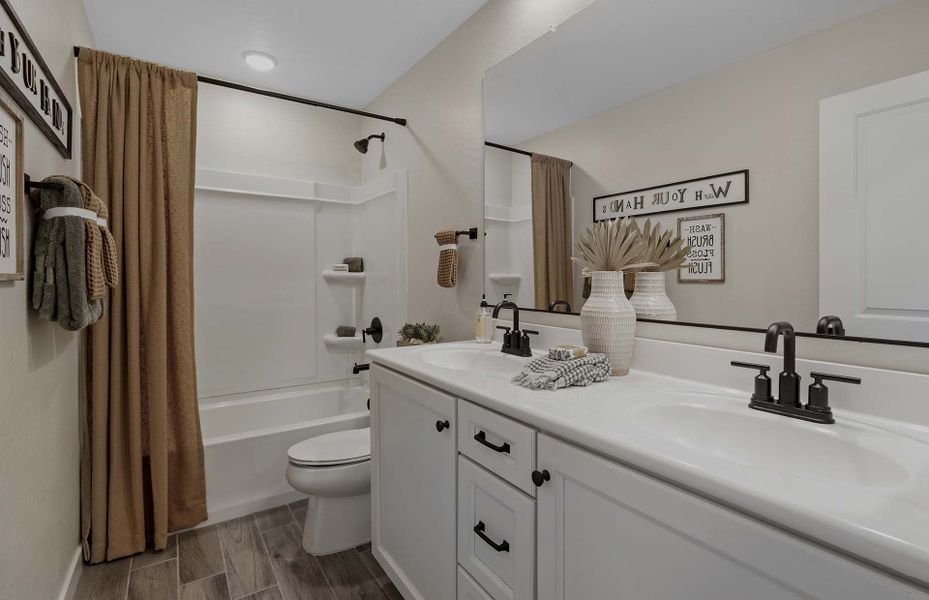 Bathroom 2 | Monument | Sunrise - Valley Series | Surprise, AZ | Landsea Homes