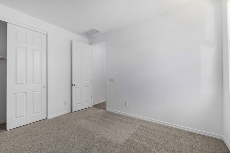 Spacious, unfurnished interior of a new home in Tierra Vistoso, Surprise (Image 11).