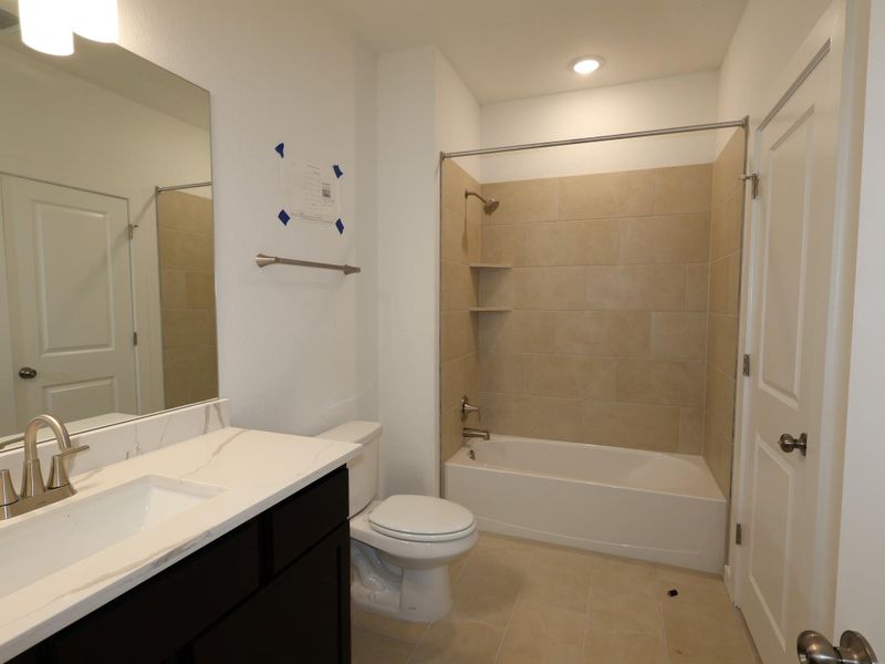 Furnished interior view inside a new home in Edgewood, Leander (Image 4).