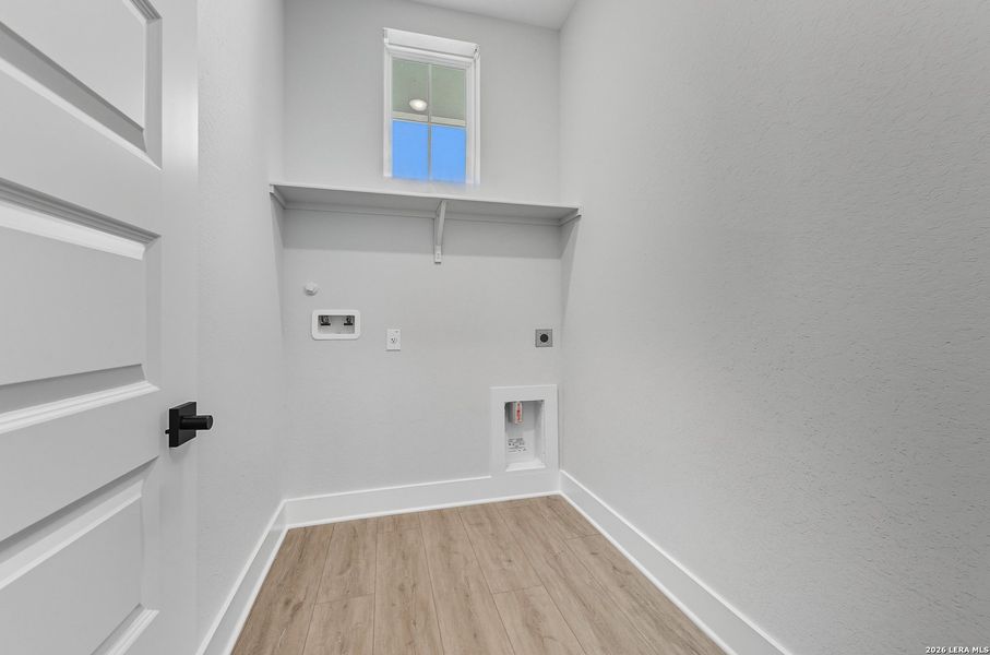 Spacious, unfurnished interior of a new home in The Reserve at Potranco Oaks, Castroville (Image 13). Spacious, unfurnished interior of a new home in The Reserve at Potranco Oaks, Castroville (Image 13).