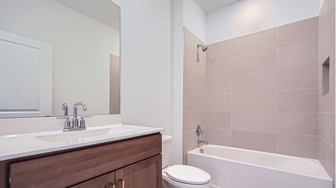 Representative furnished interior of a home built from the Cali by D.R. Horton in Twin Oaks, Stuart (Image 10).