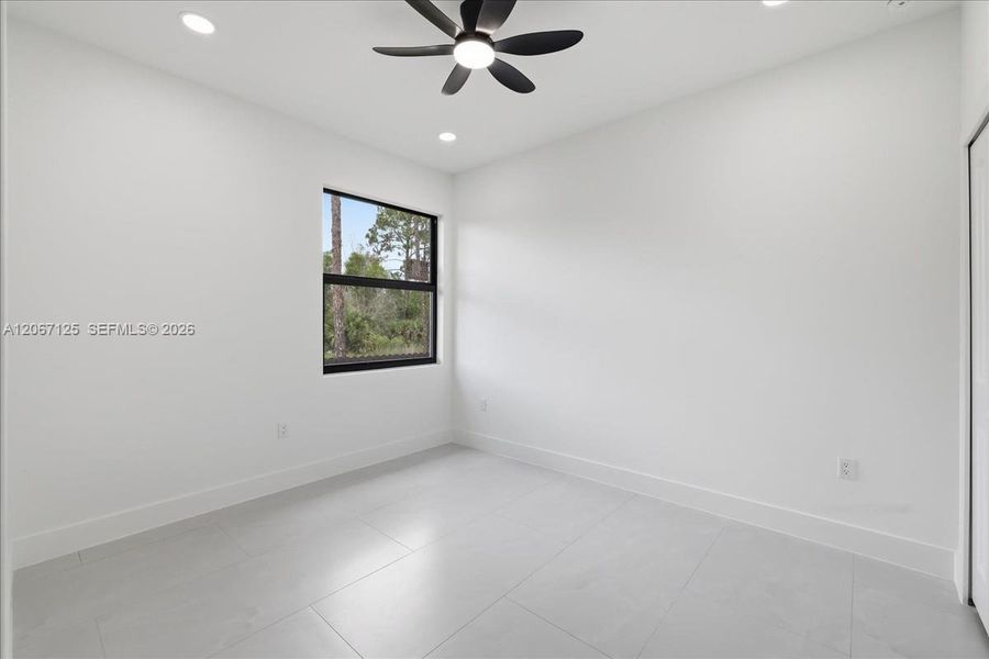 Spacious, unfurnished interior of a new home in , Lehigh Acres (Image 34).