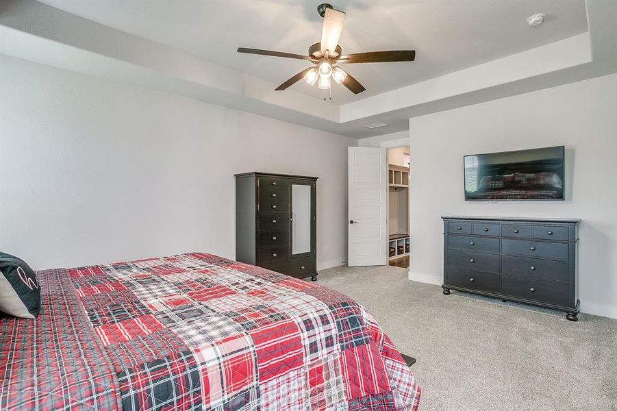 Furnished interior view inside a new home in , Waxahachie (Image 35).