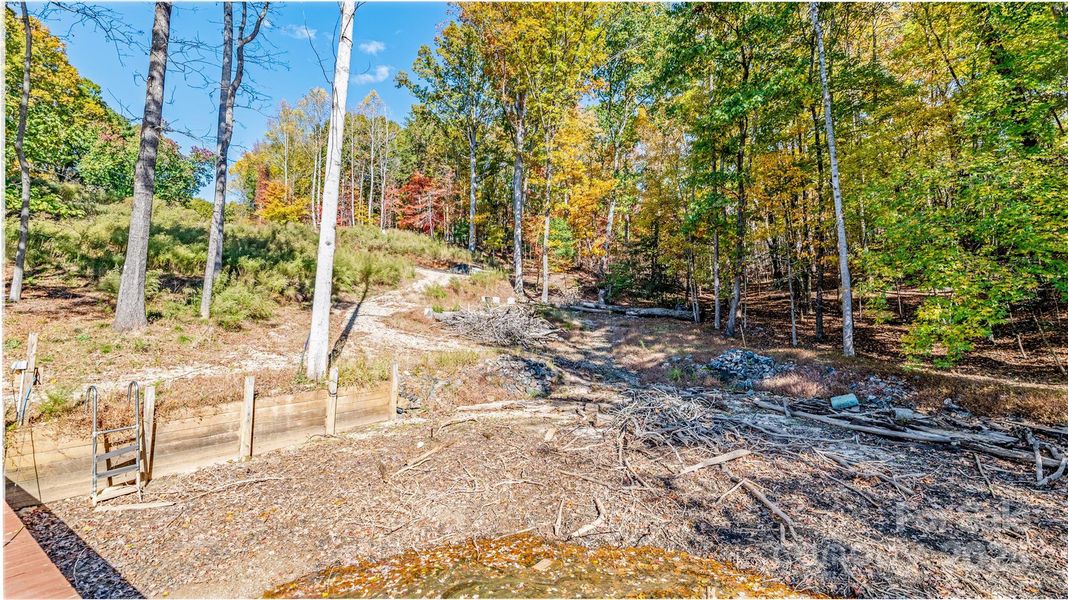 Natural landscape and outdoor views near in Statesville (Image 5). Natural landscape and outdoor views near in Statesville (Image 5).